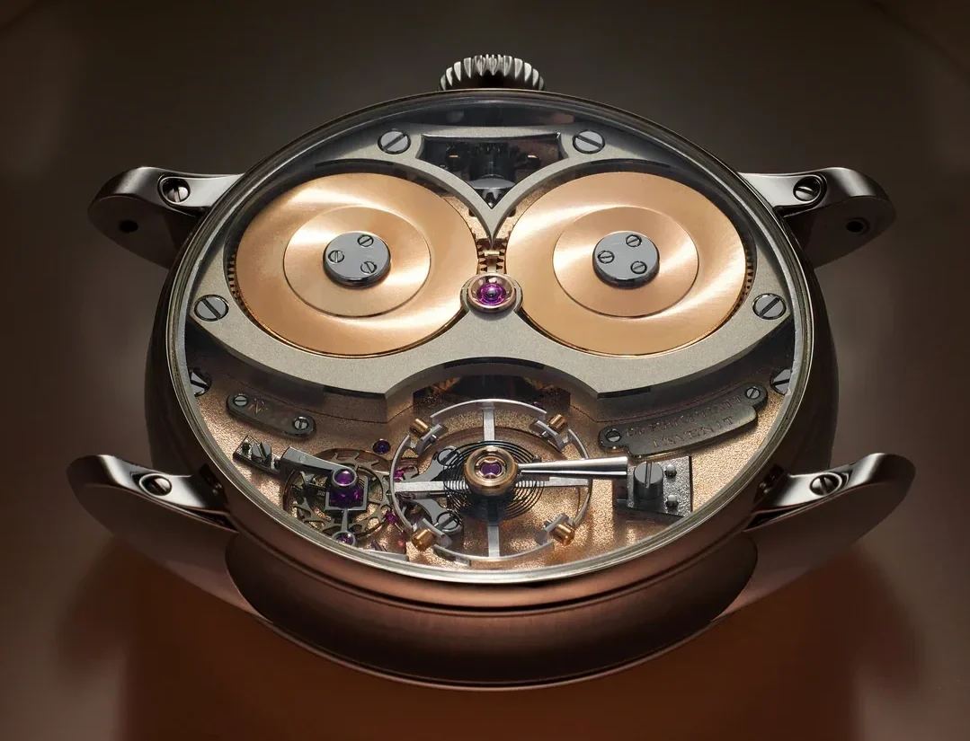 Calibre DP07 — twin barrels, balance, remontoir