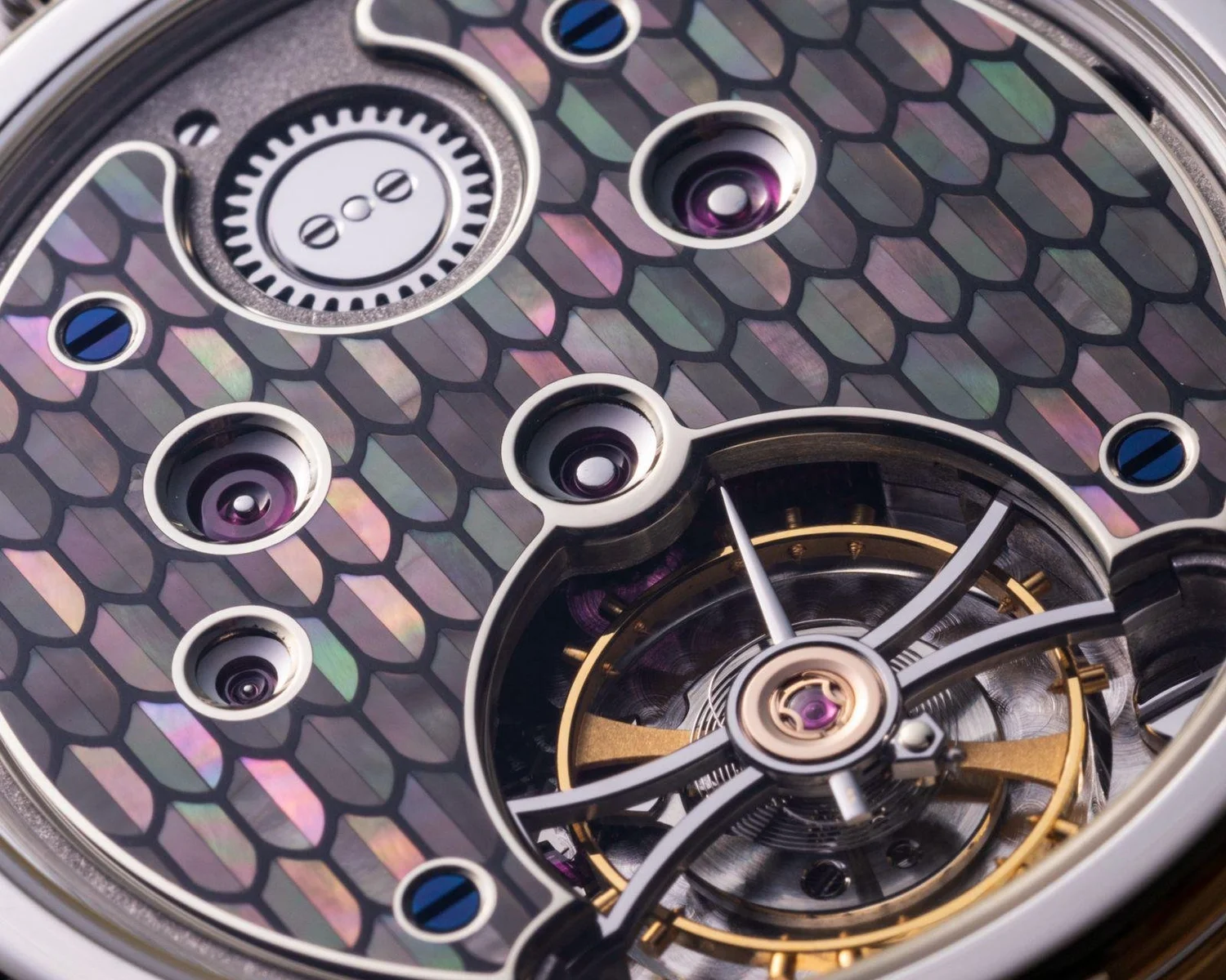 Nagoma mother-of-pearl dial